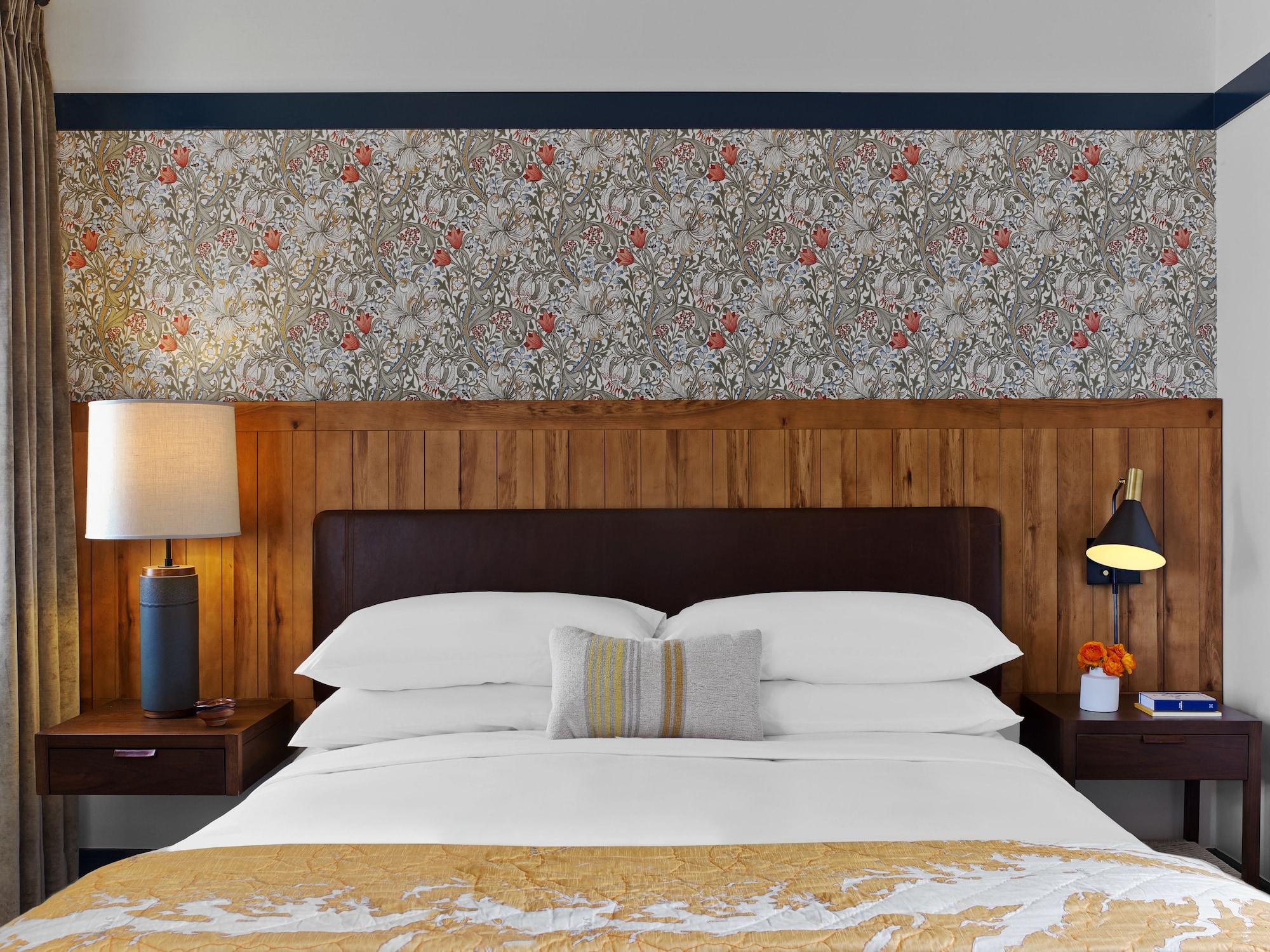 Revival Hotel