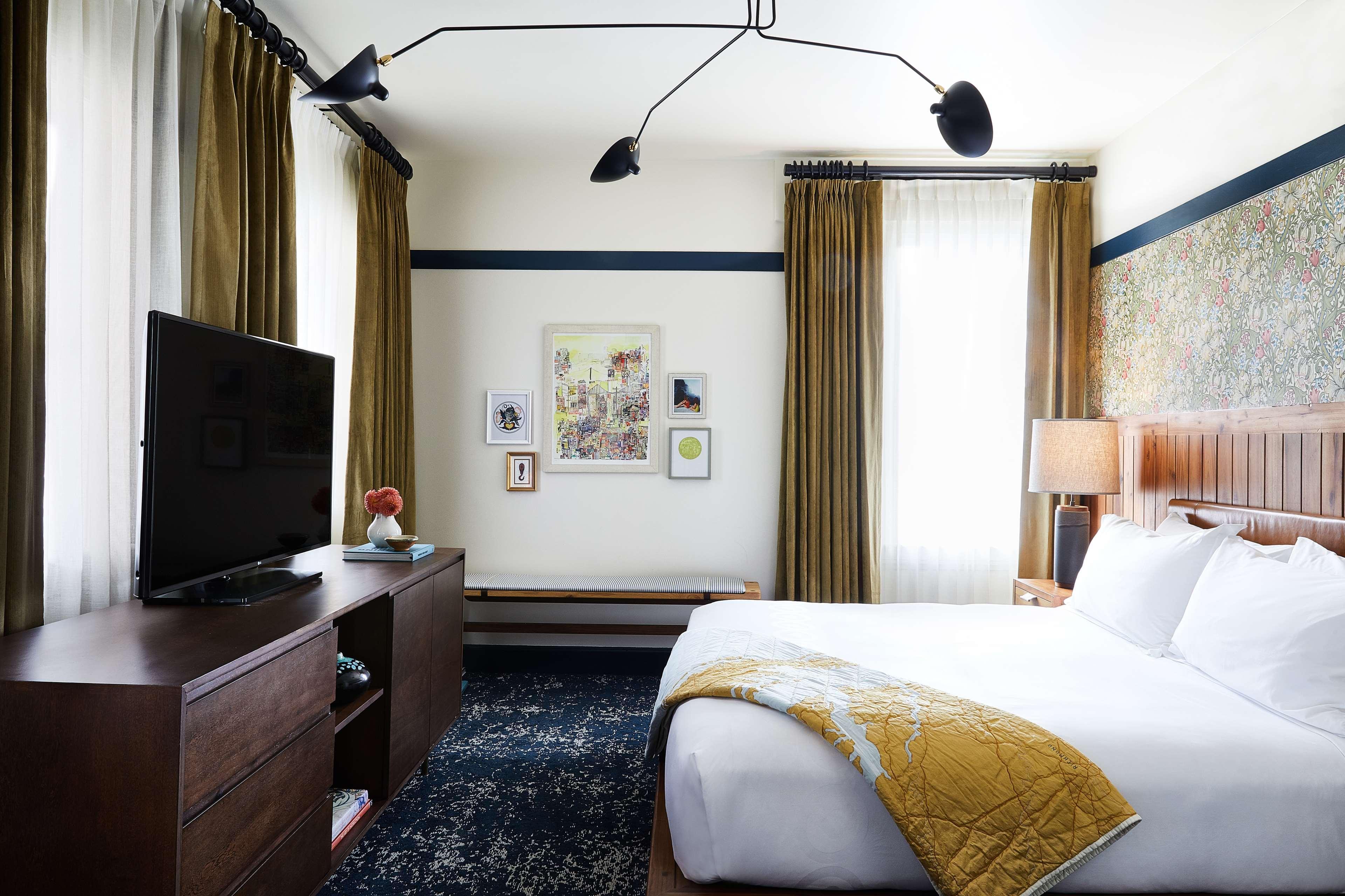 Revival Hotel 4*