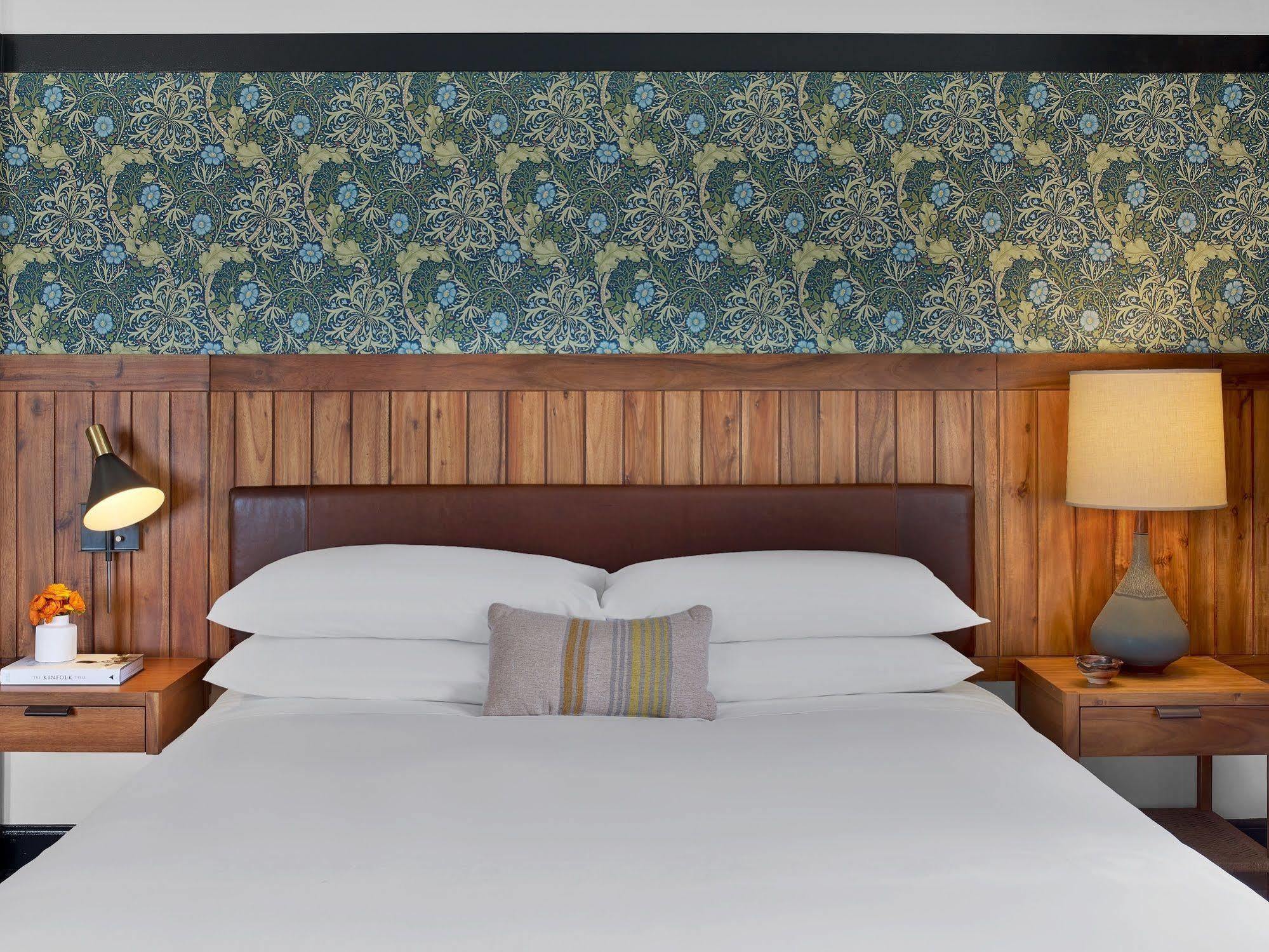 Revival Hotel